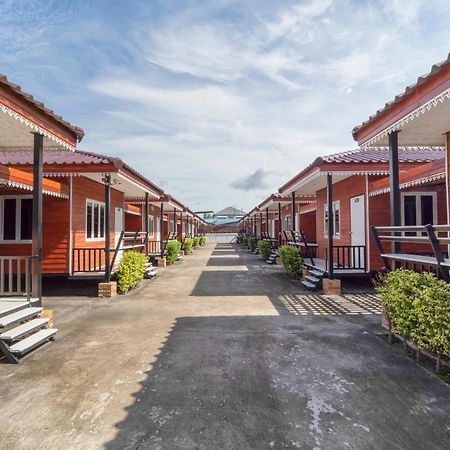 Oyo 1166 Train Way Resort Ban Rai  Exterior photo