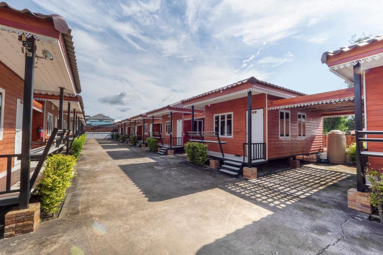 Oyo 1166 Train Way Resort Ban Rai  Exterior photo