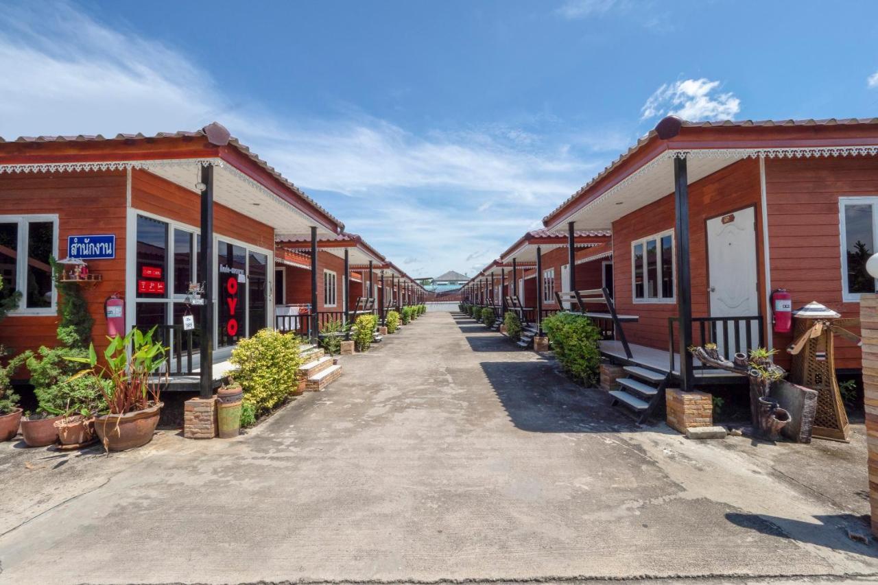 Oyo 1166 Train Way Resort Ban Rai  Exterior photo
