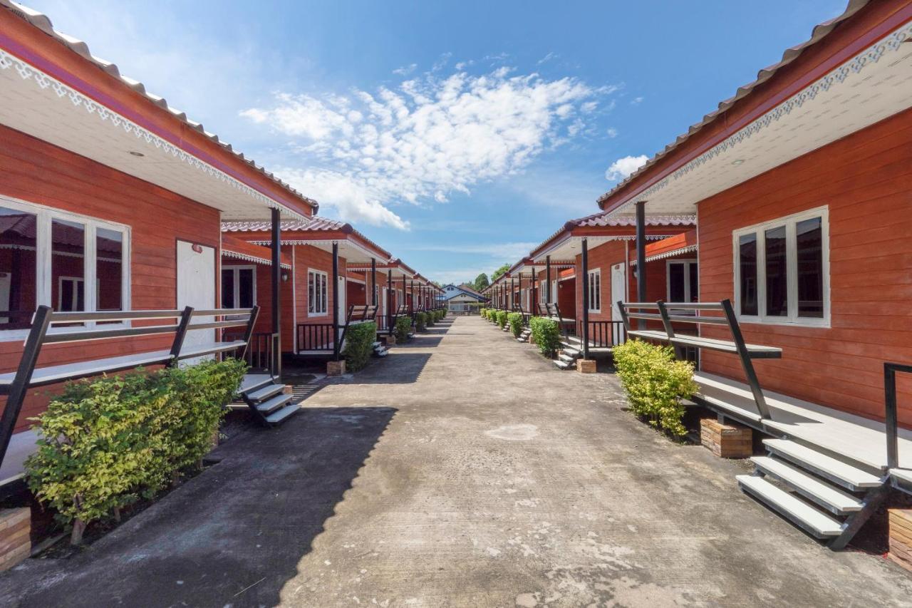 Oyo 1166 Train Way Resort Ban Rai  Exterior photo