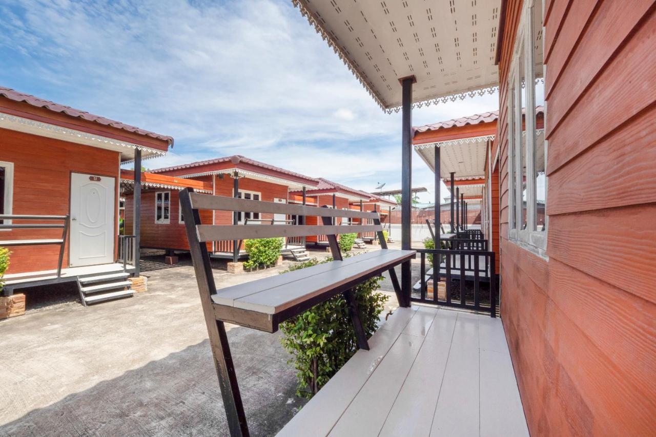 Oyo 1166 Train Way Resort Ban Rai  Exterior photo