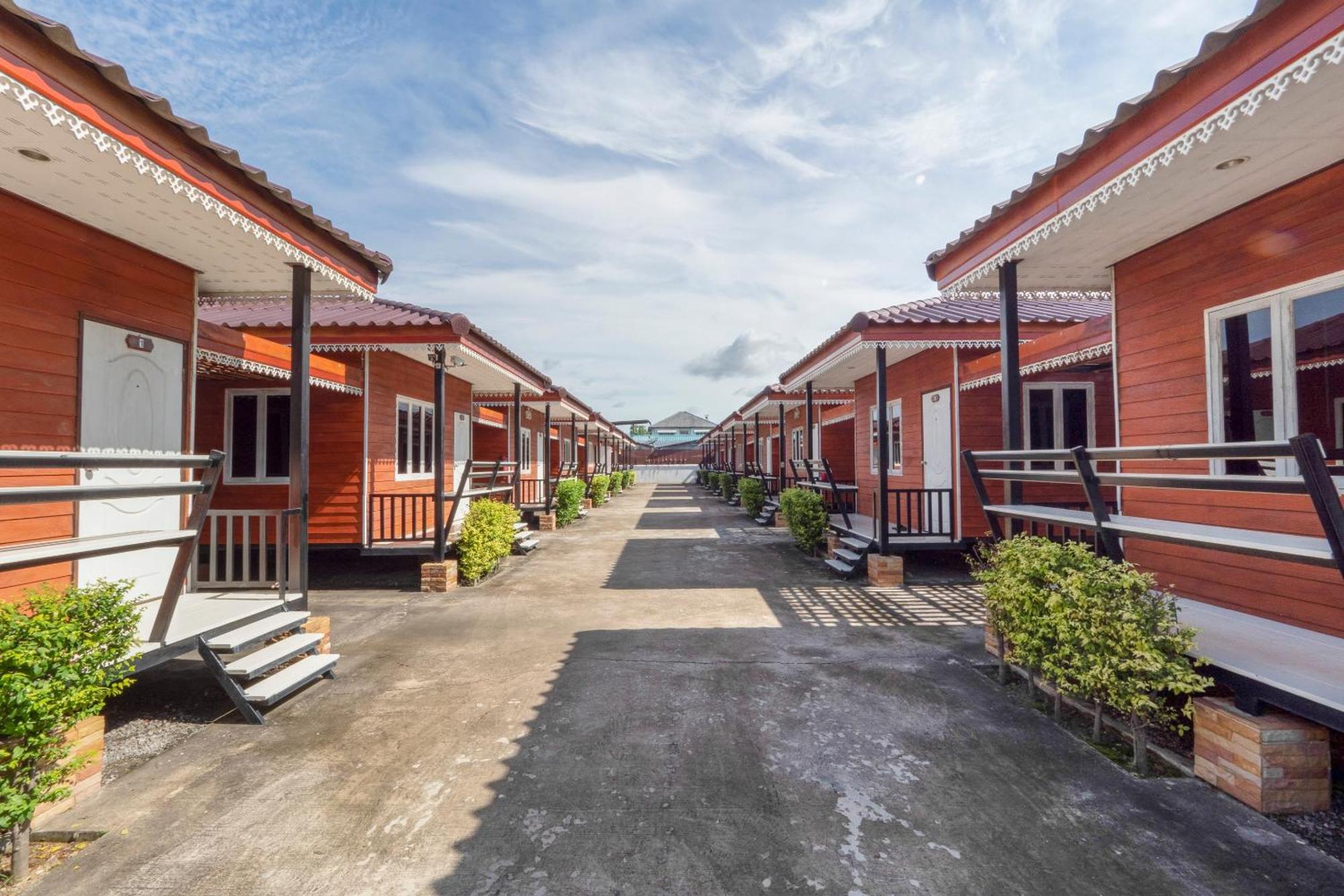 Oyo 1166 Train Way Resort Ban Rai  Exterior photo