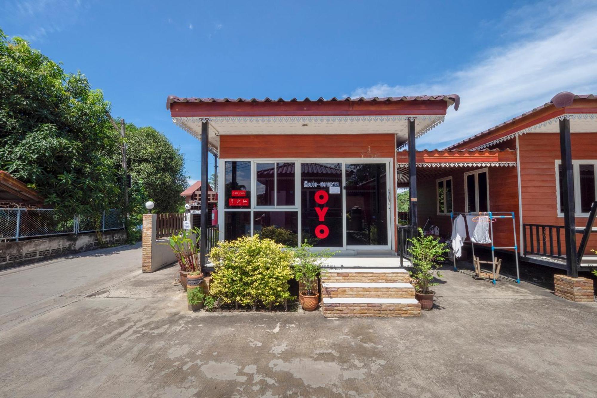 Oyo 1166 Train Way Resort Ban Rai  Exterior photo