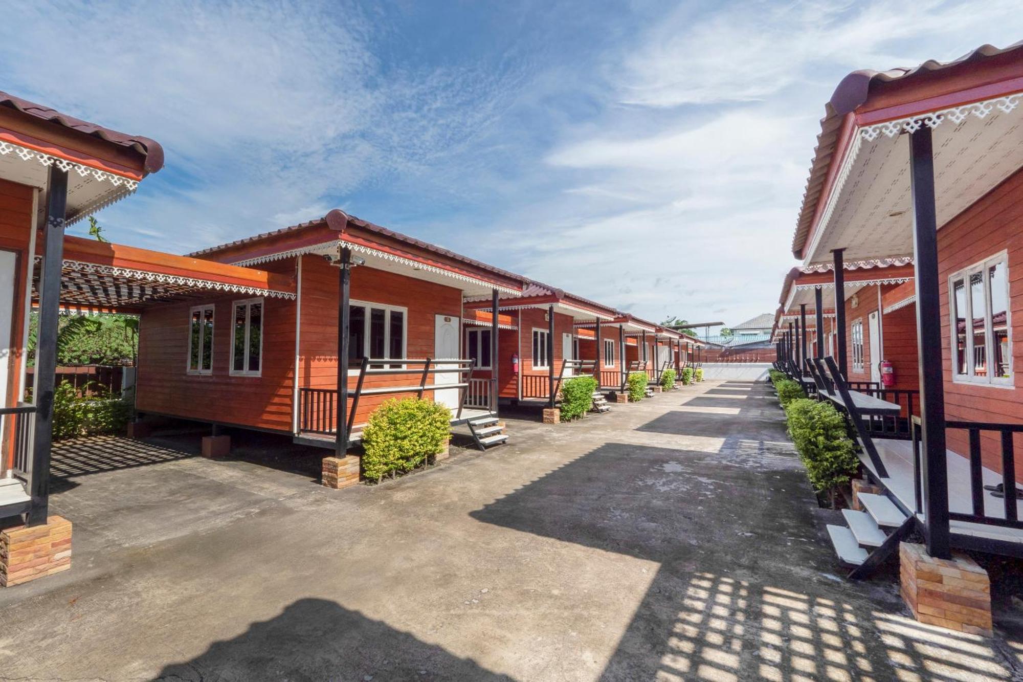 Oyo 1166 Train Way Resort Ban Rai  Exterior photo